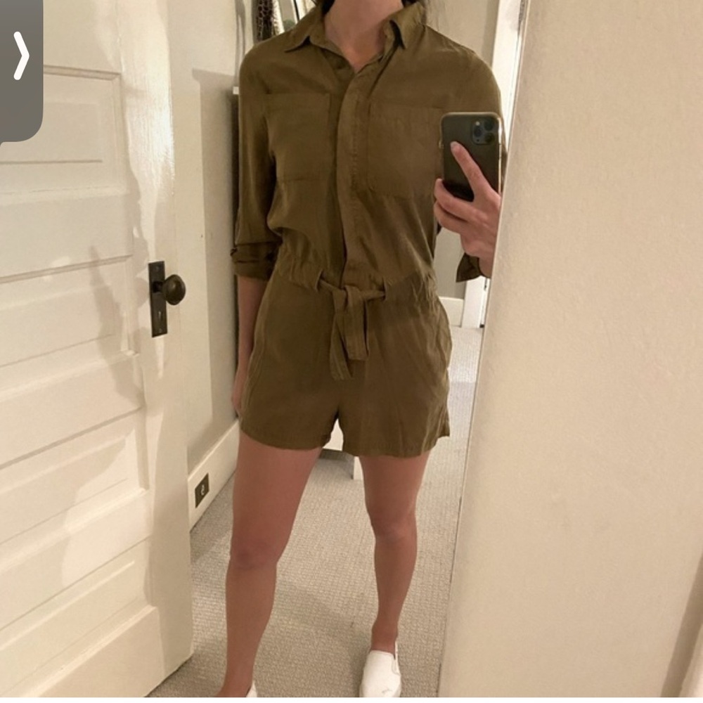 Banana republic jumpsuit size 4